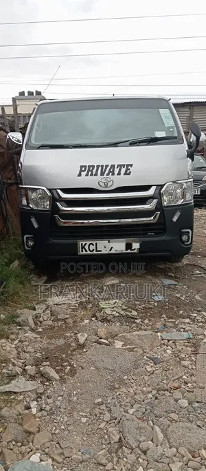 Toyota HiAce 2010 White
