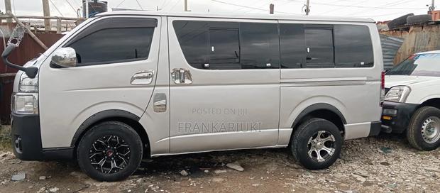Toyota HiAce 2010 White - thumbnail 7