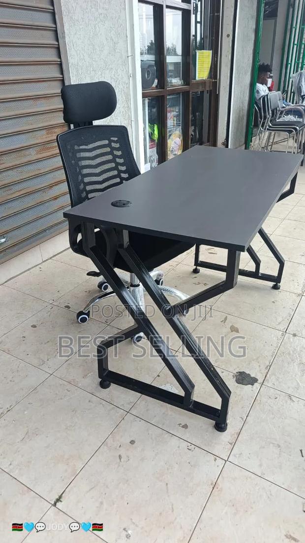 Black Computer Table and Chairs