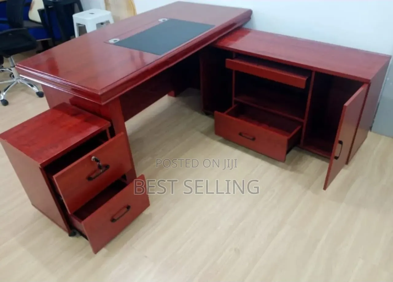 1.6m Mahogany Executive Office Desk