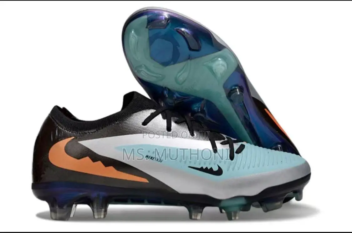 Brand New Phantom Luna Elite Tf Cleats Size 36-38