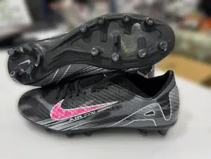 Nike Nike Mercurial Soccer Cleats in a Black / Off White Size40-45