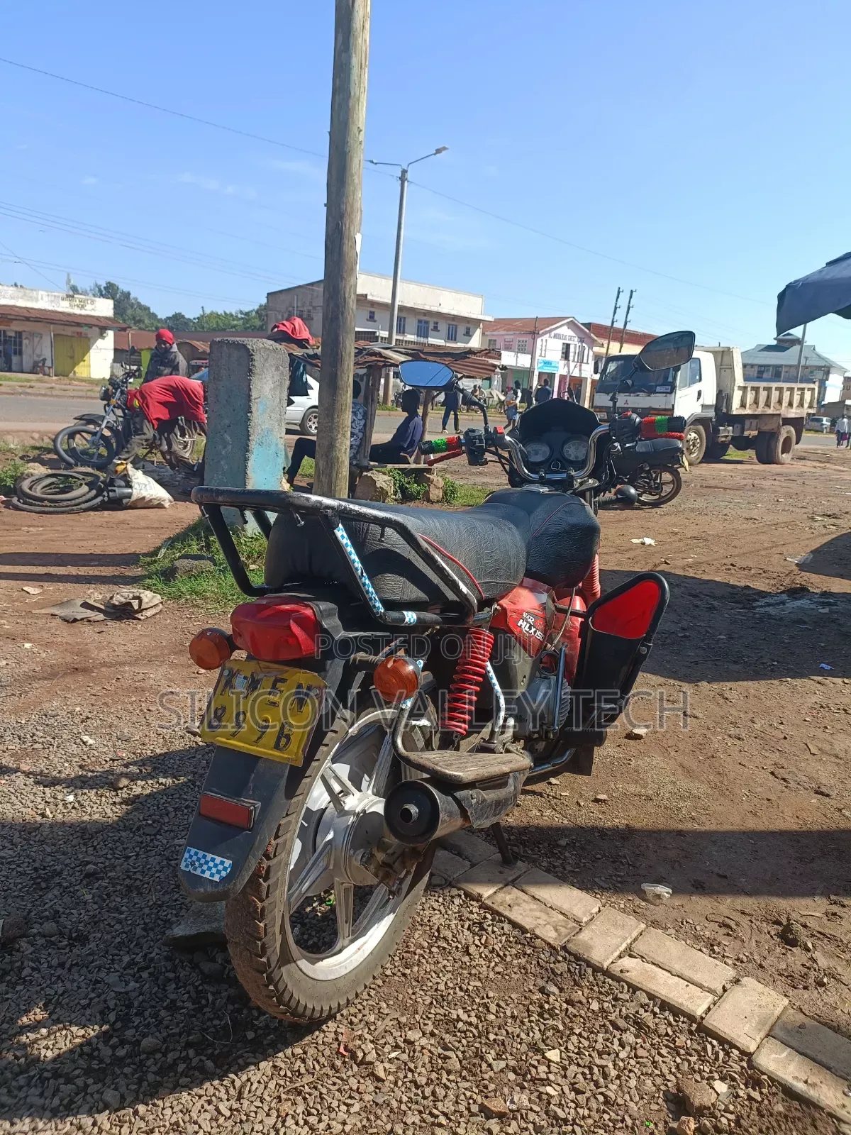 TVS HLX Plus ES 2020 Red