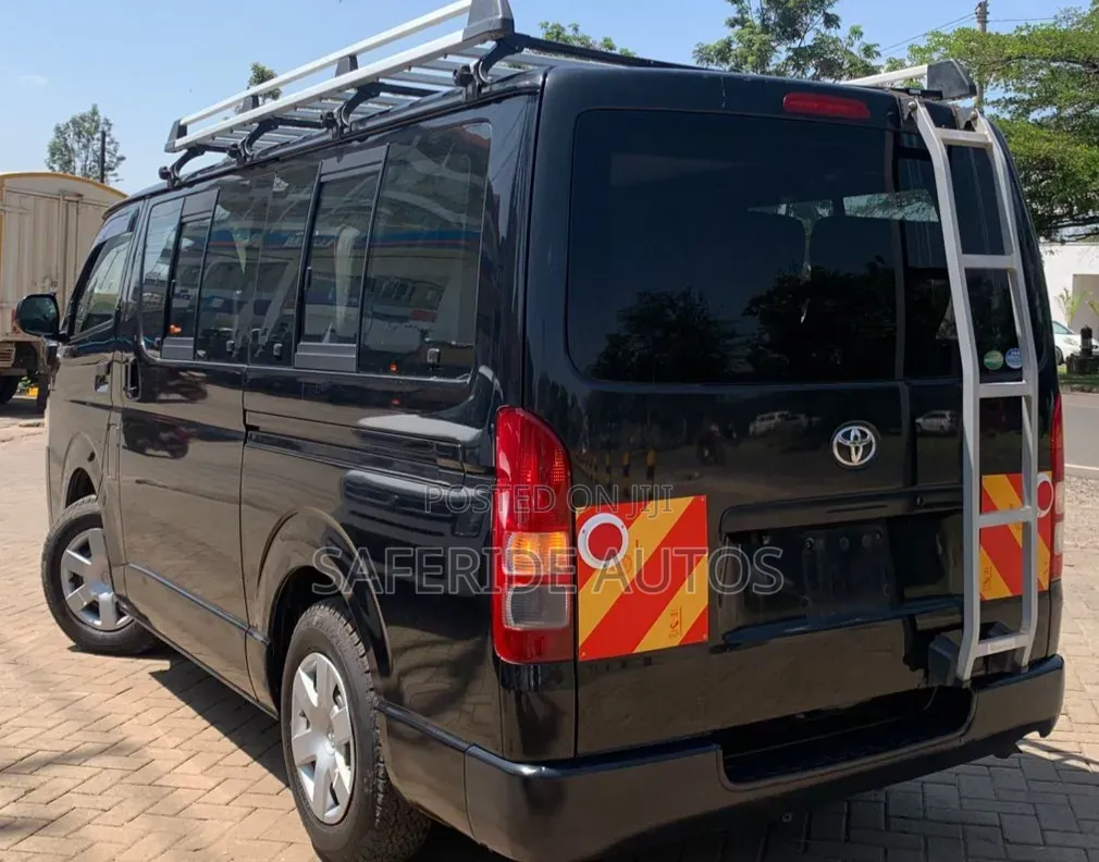 Toyota HiAce 2017 Black