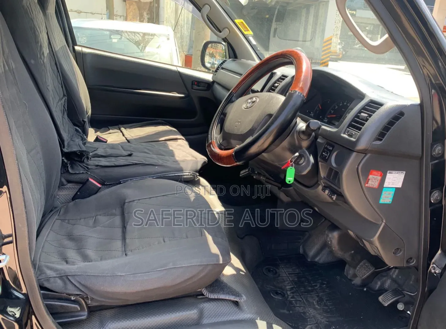 Toyota HiAce 2017 Black