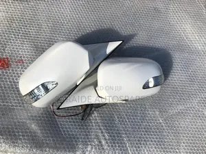 Crown 2010/2012 Side Mirror