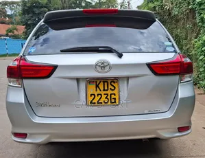 Toyota Corolla Fielder 2017 Silver