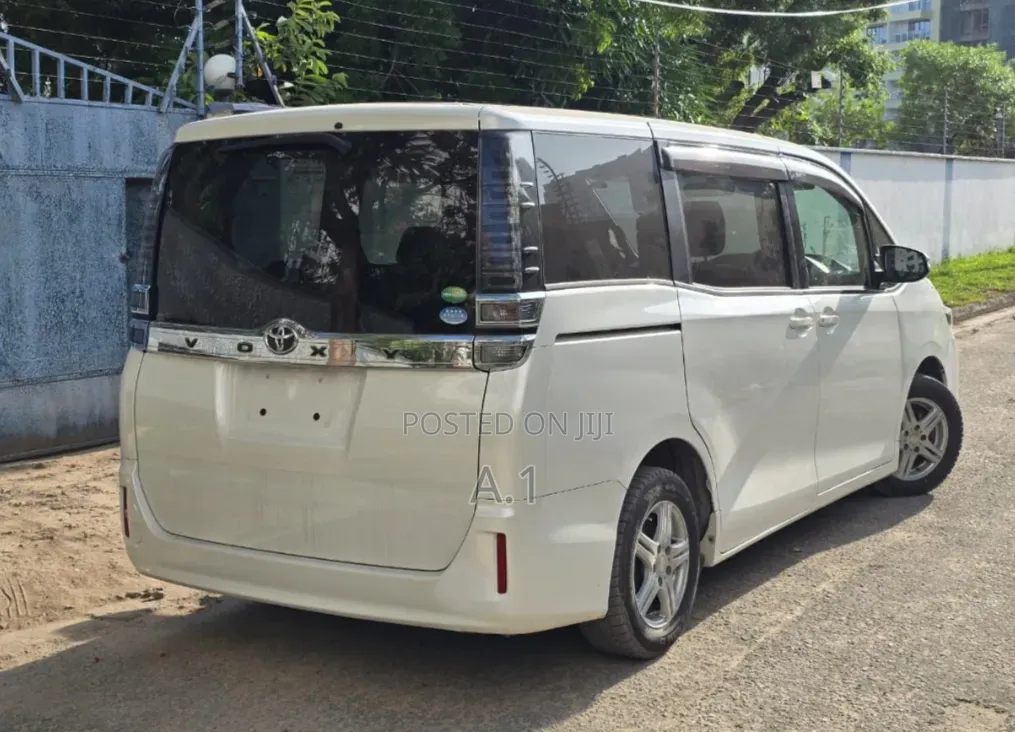 Toyota Voxy 2019 White