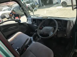 Isuzu Elf Long Chase 2019 Blue