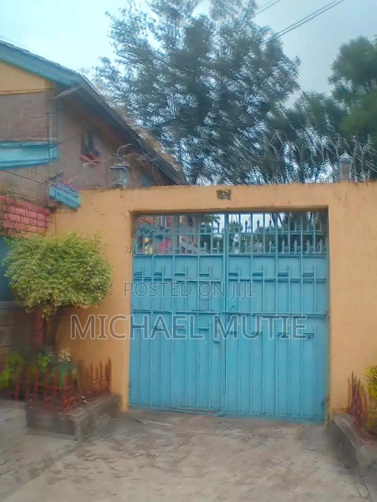 4bdrm Maisonette in Komarocks for sale