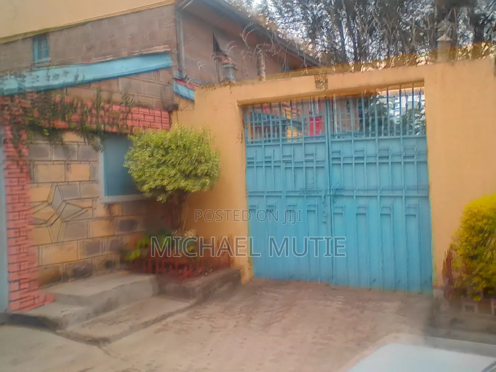 4bdrm Maisonette in Komarocks for sale