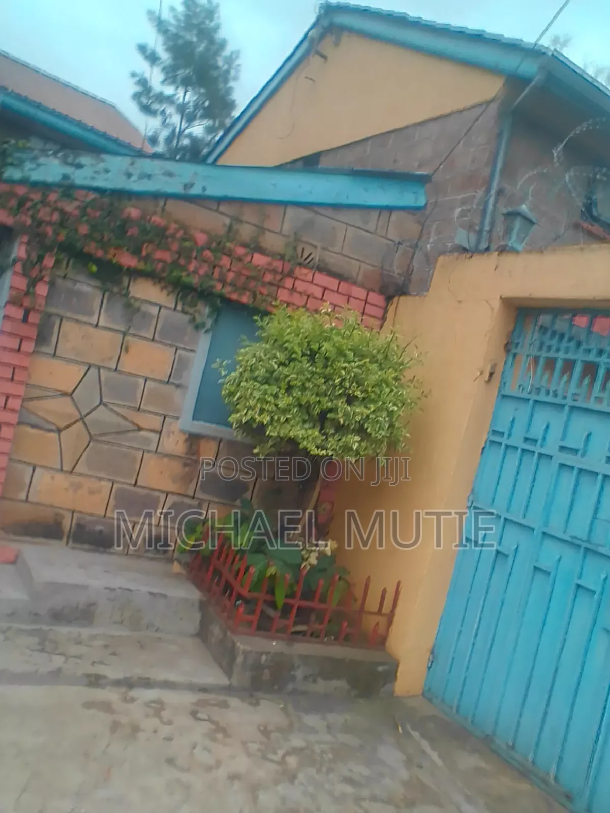 4bdrm Maisonette in Komarocks for sale
