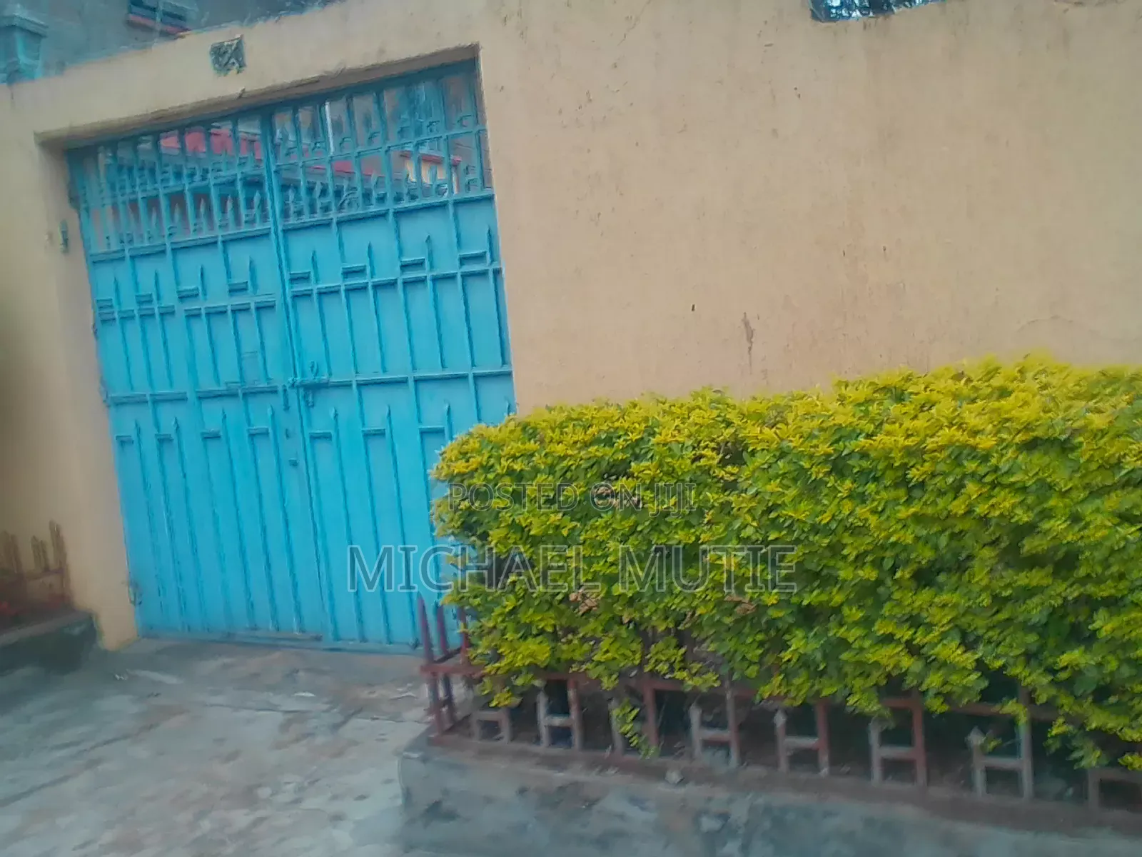 4bdrm Maisonette in Komarocks for sale