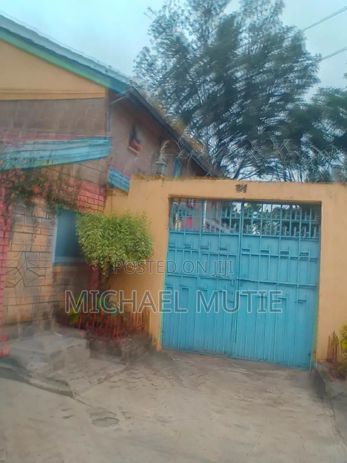 4bdrm Maisonette in Komarocks for sale