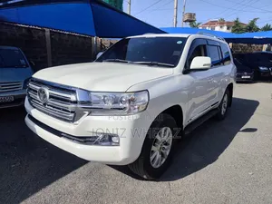 Toyota Land Cruiser 2017 White