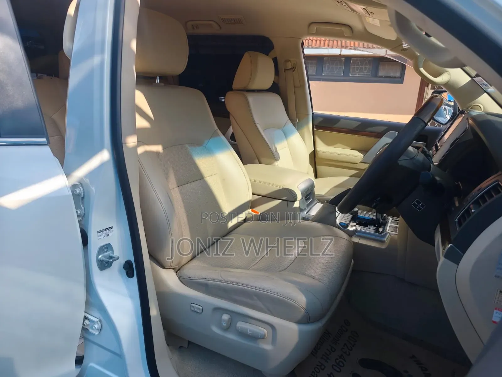 Toyota Land Cruiser 2017 White