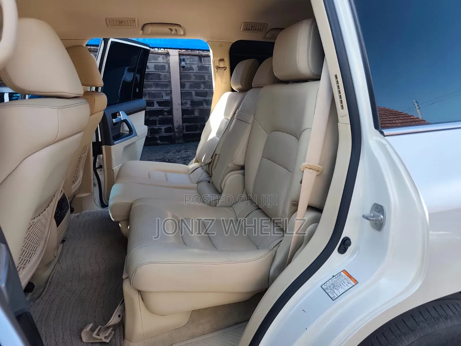 Toyota Land Cruiser 2017 White