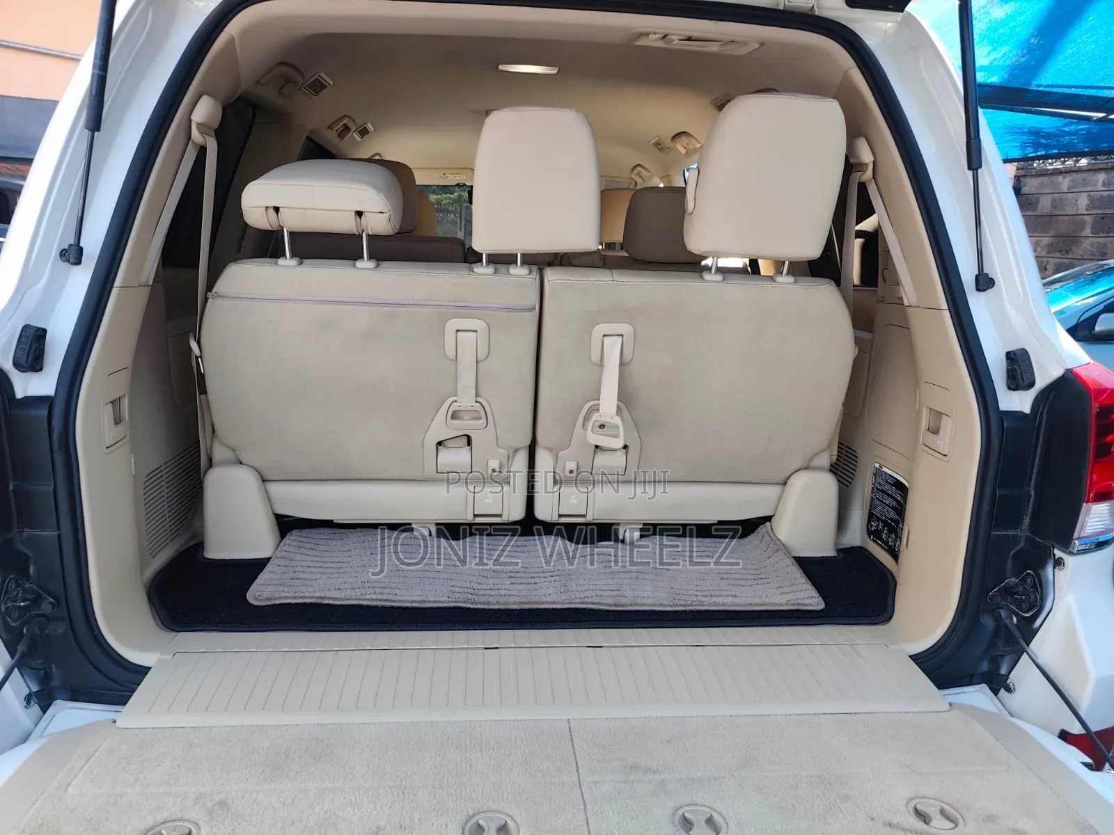 Toyota Land Cruiser 2017 White