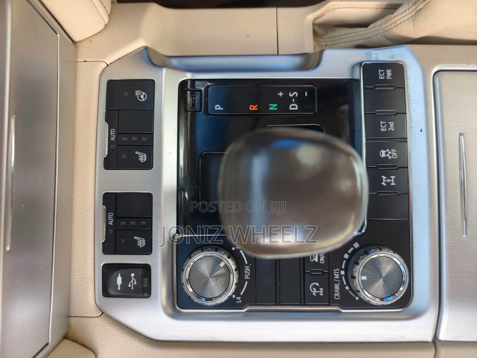 Toyota Land Cruiser 2017 White