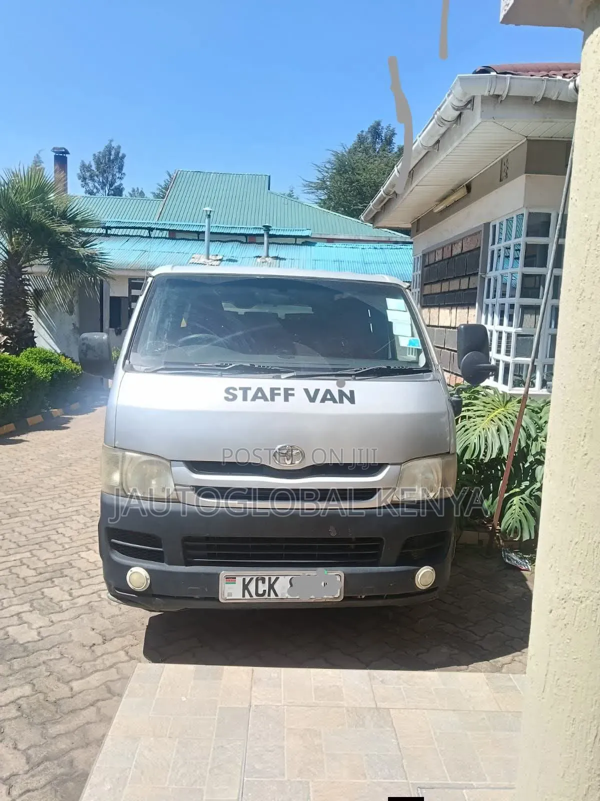 Toyota HiAce 2011 Silver