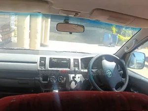 Toyota HiAce 2011 Silver