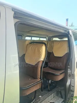 Toyota HiAce 2011 Silver