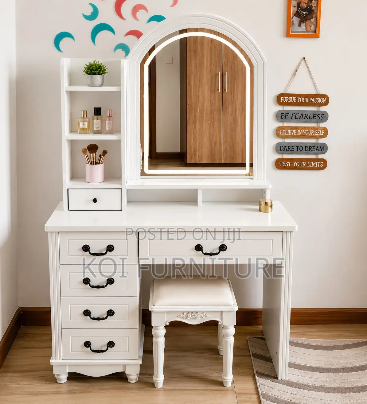 Dressers; Elegant White Style Beauty Make Up Vanity Set