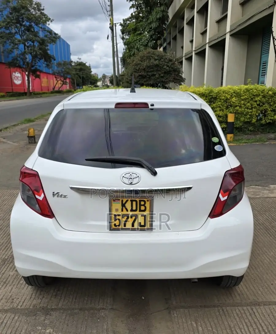 Toyota Vitz 2013 White