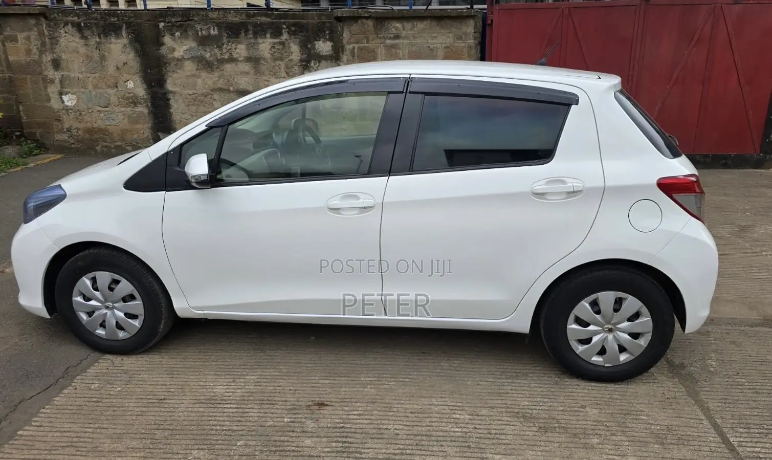Toyota Vitz 2013 White