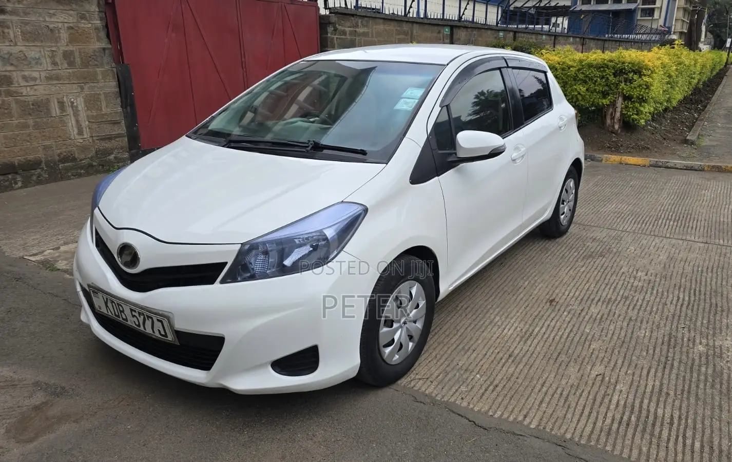 Toyota Vitz 2013 White