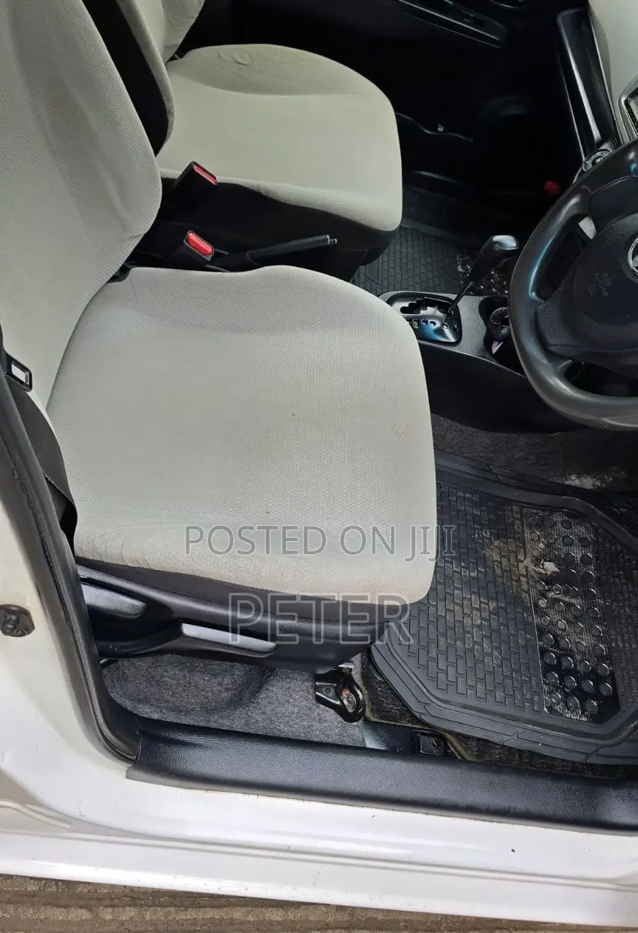 Toyota Vitz 2013 White