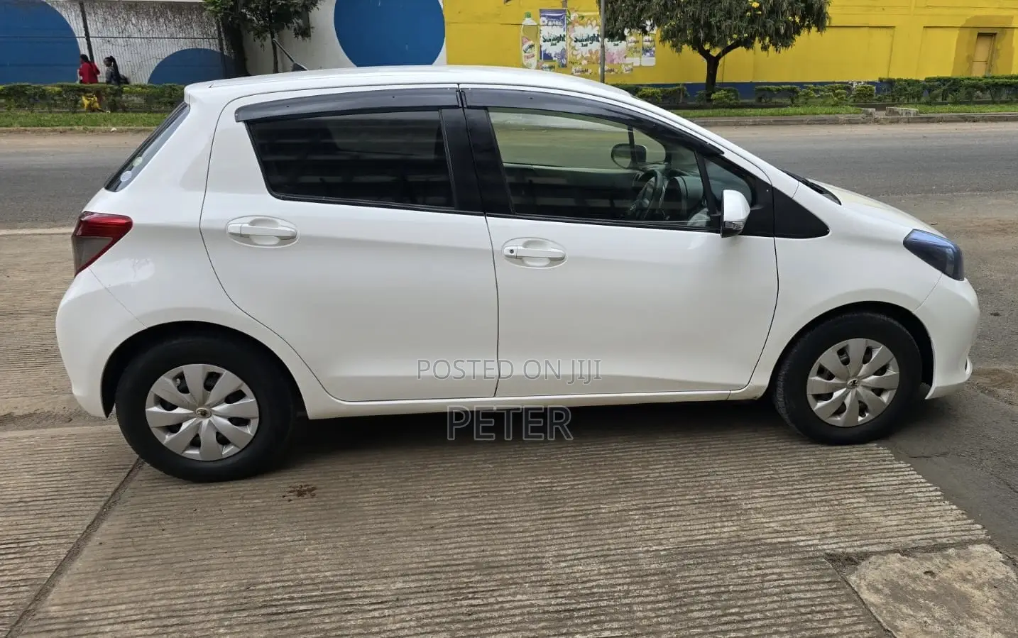 Toyota Vitz 2013 White