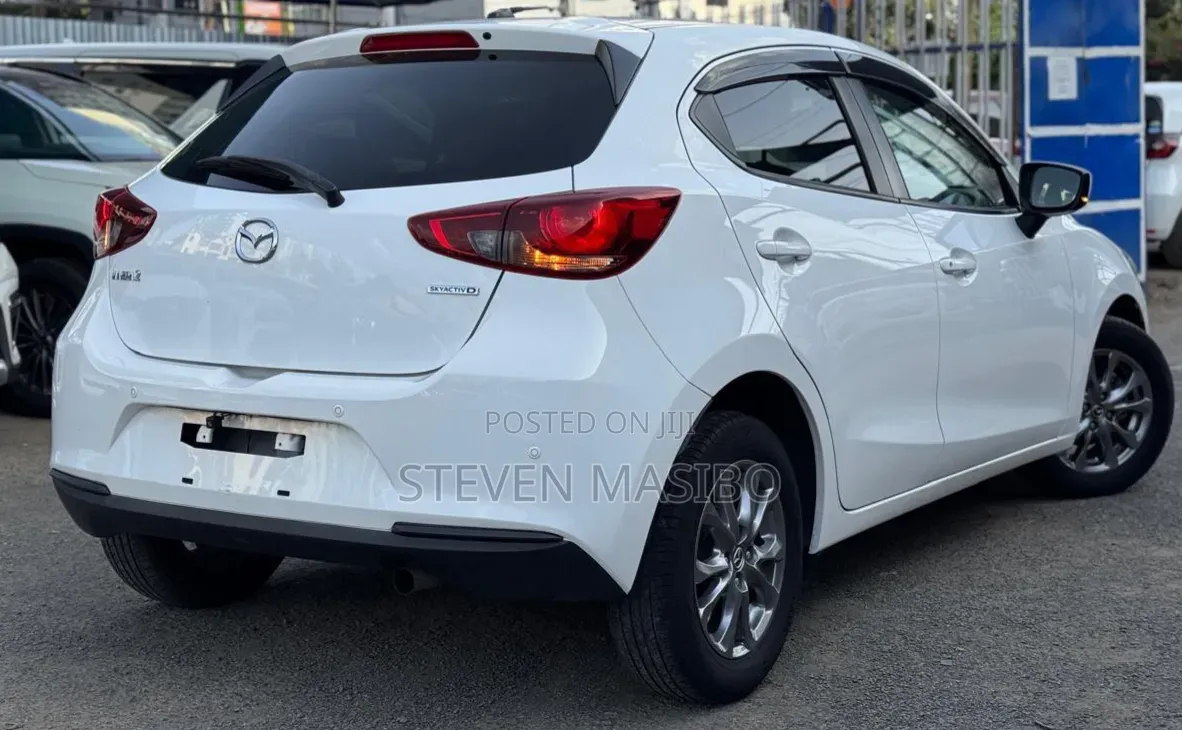 Mazda 2 2020 White