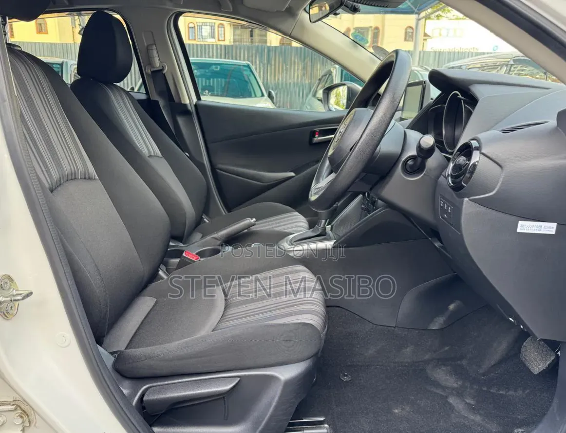 Mazda 2 2020 White