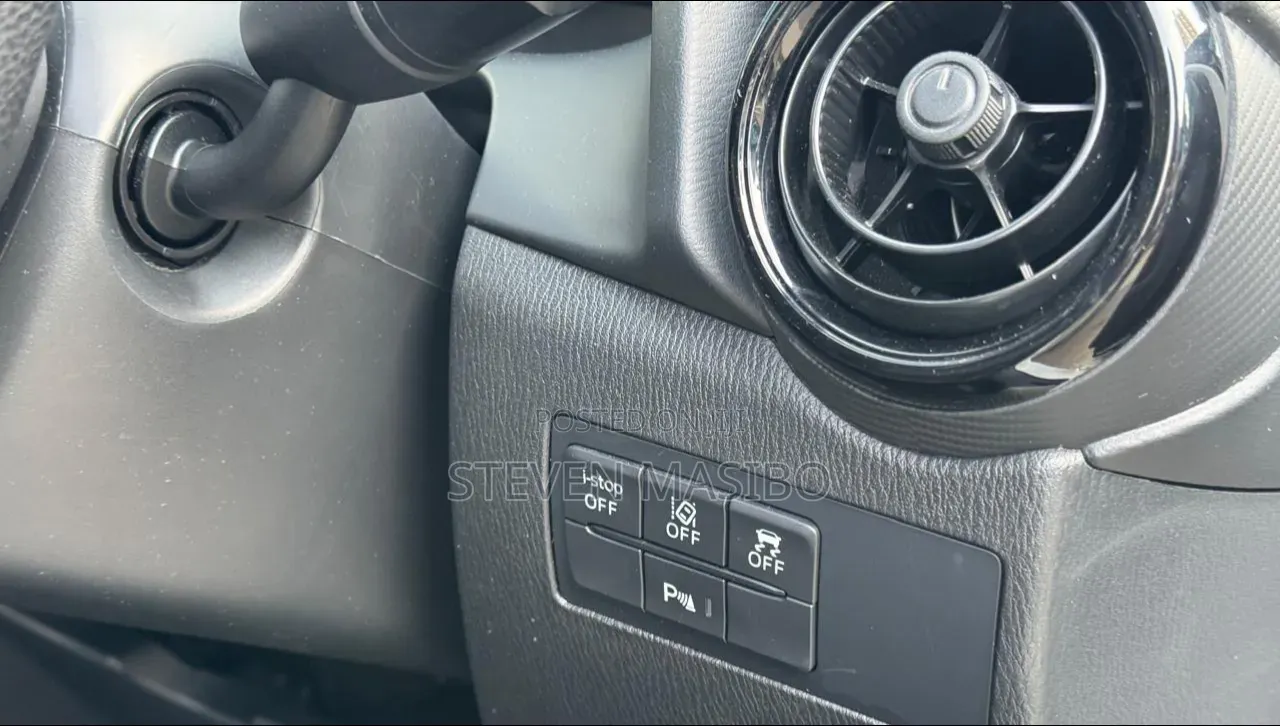 Mazda 2 2020 White
