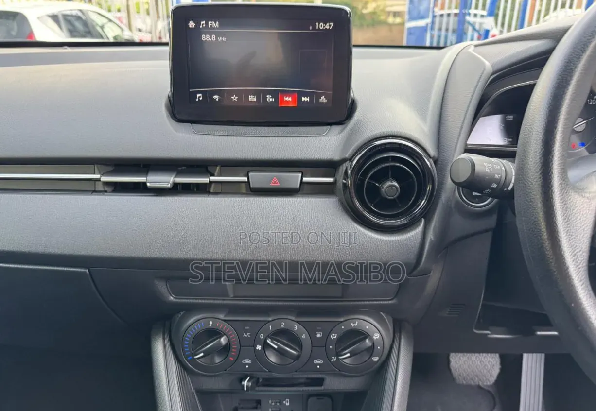 Mazda 2 2020 White