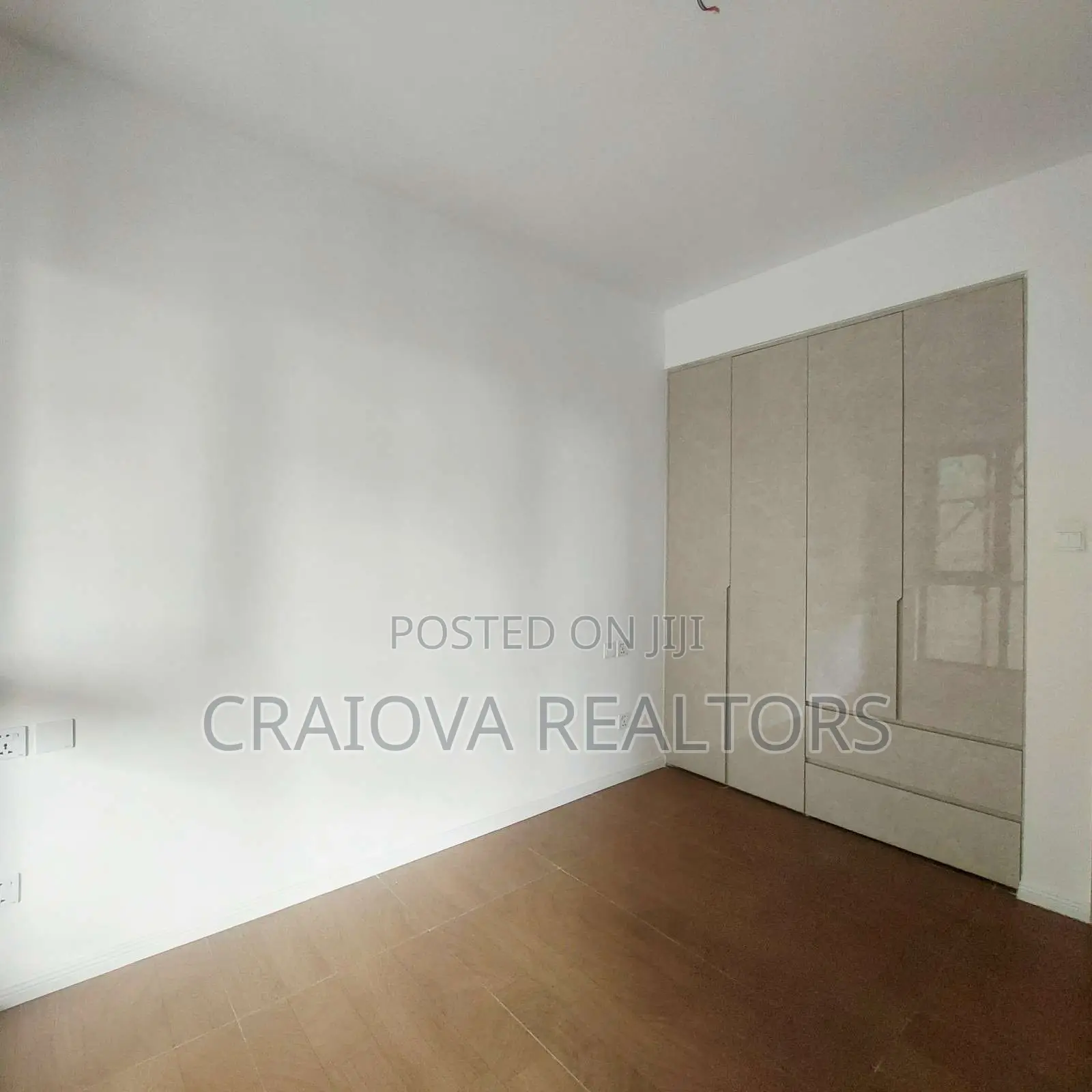 2bdrm Apartment in Grosvenor Residences, Raphta Road Area for sale
