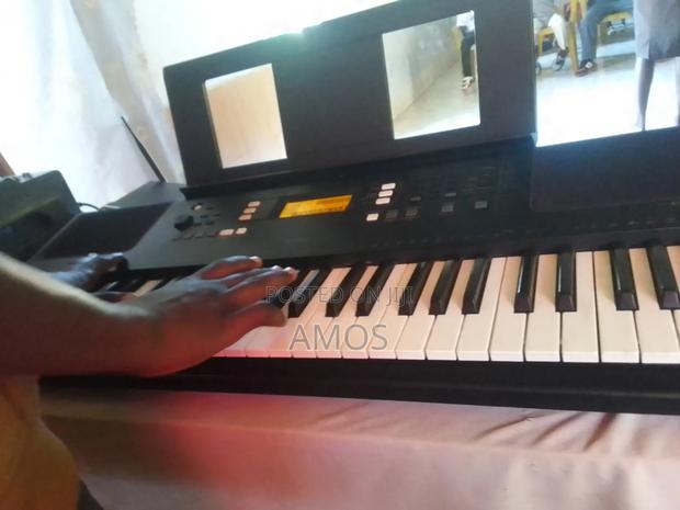 Electronic Keyboard Psr363 - thumbnail 2