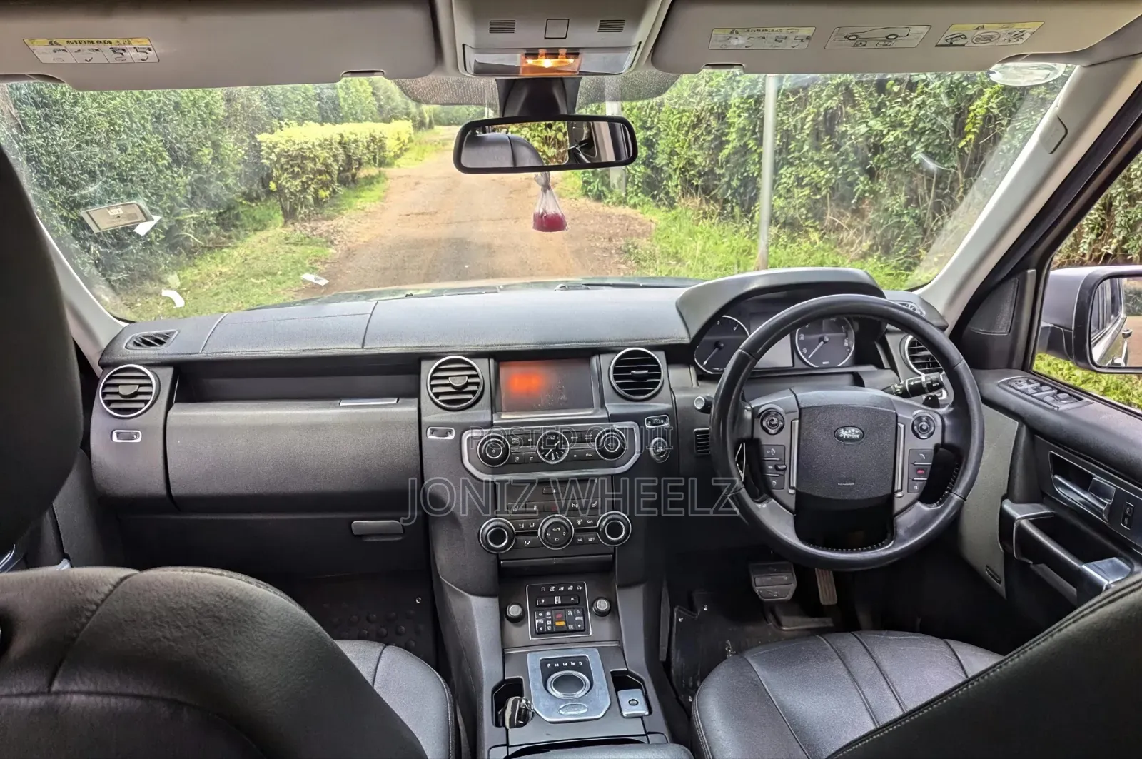 Land Rover Discovery 2012 Gray