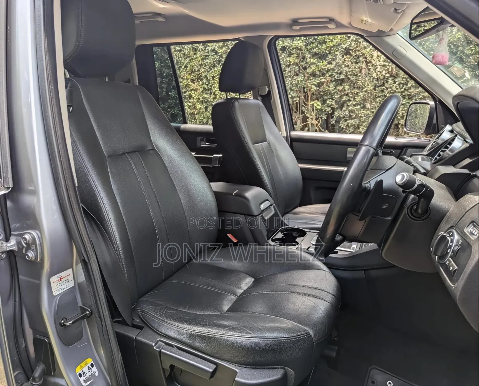 Land Rover Discovery 2012 Gray