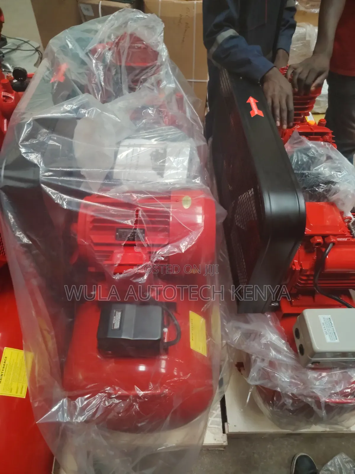 Lower Vibration and Efficient Cooling System 300l Air Compressor Wula