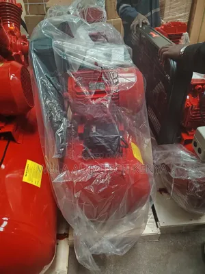 Lower Vibration and Efficient Cooling System 300l Air Compressor Wula