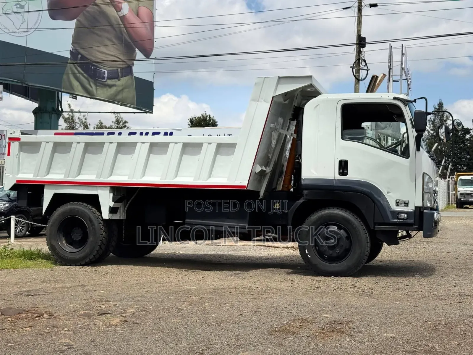 Isuzu FTR Tipper 2022 White