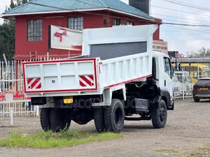 Isuzu FTR Tipper 2022 White