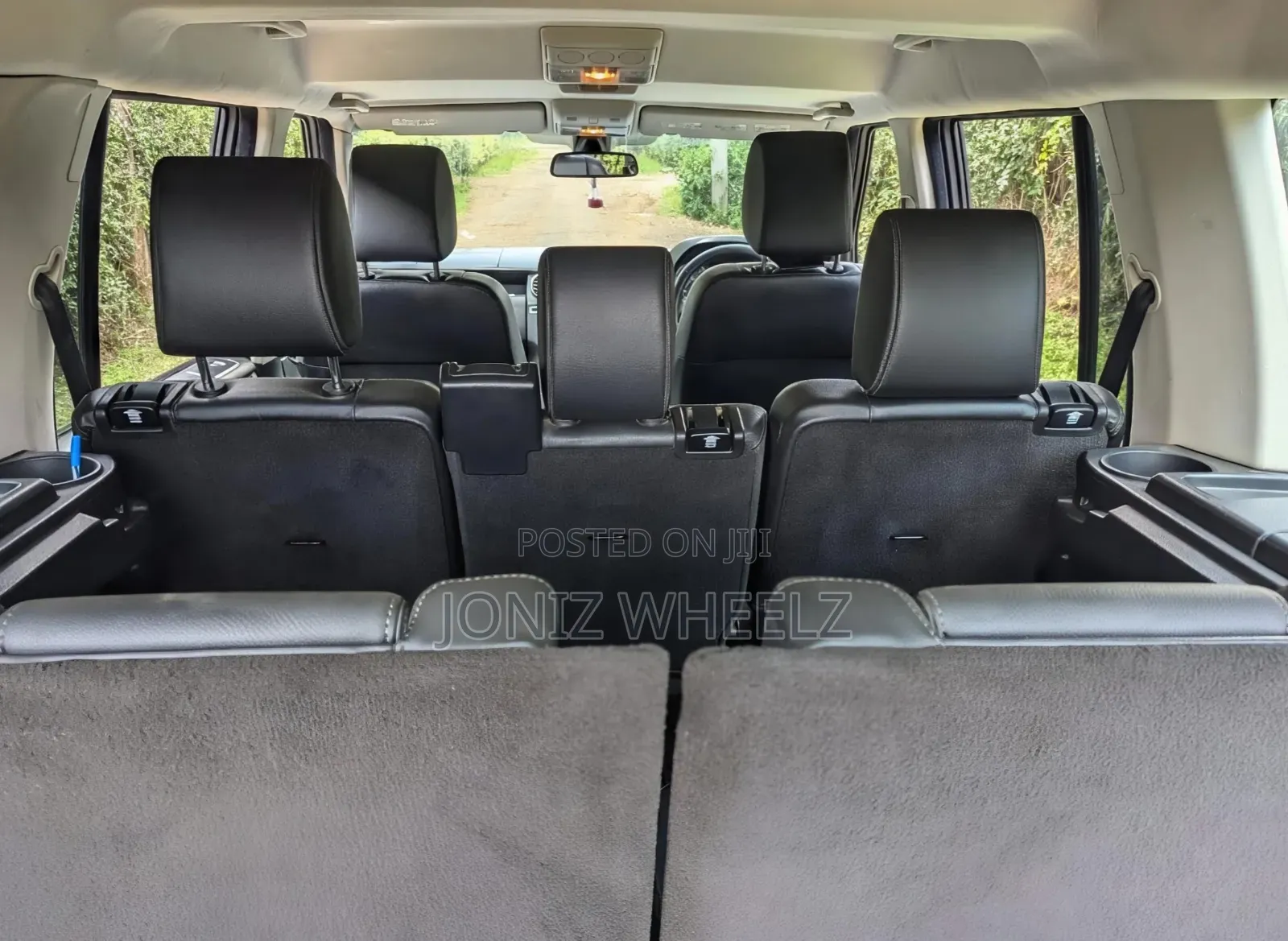 Land Rover Discovery 2012 Gray