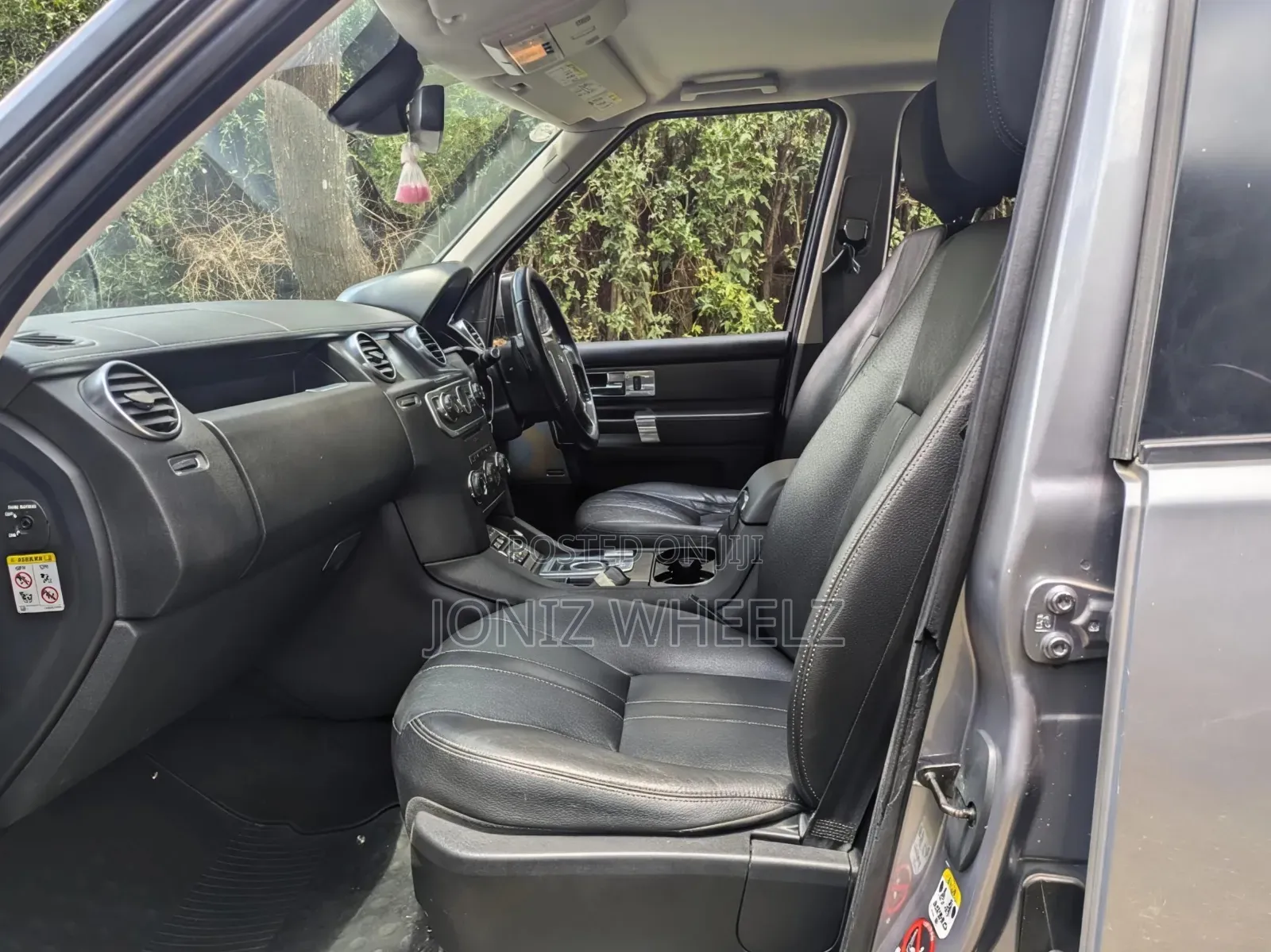 Land Rover Discovery 2012 Gray