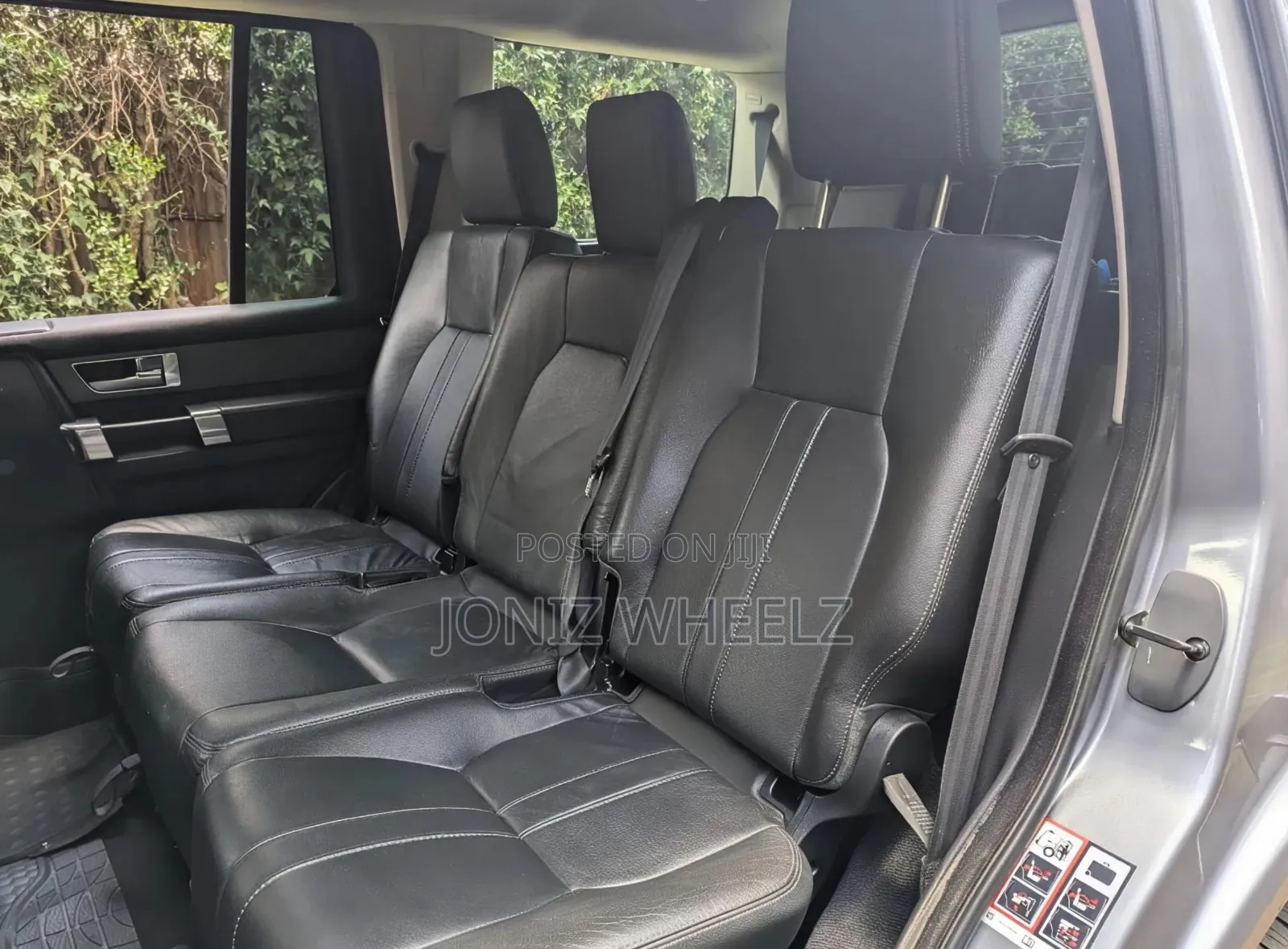 Land Rover Discovery 2012 Gray