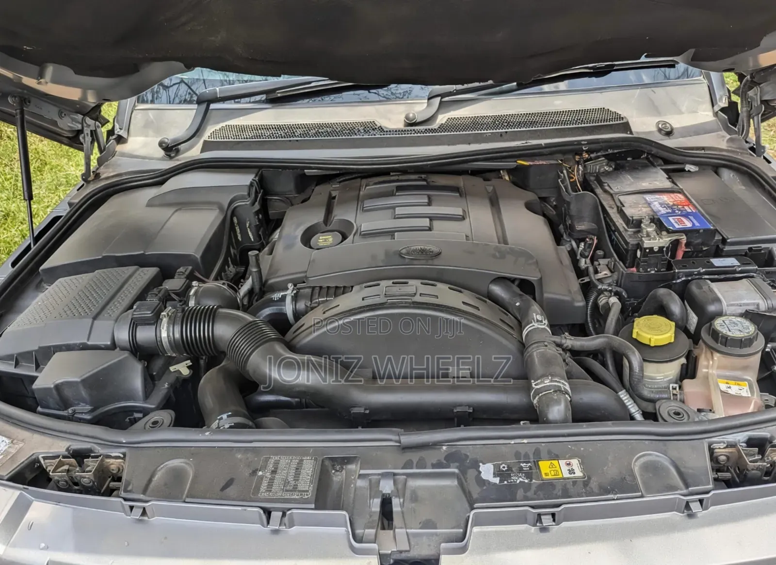Land Rover Discovery 2012 Gray