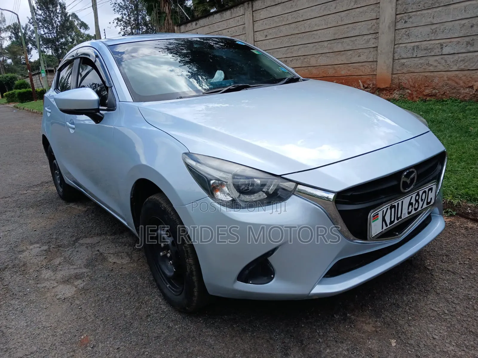 Mazda Demio 2018 Silver