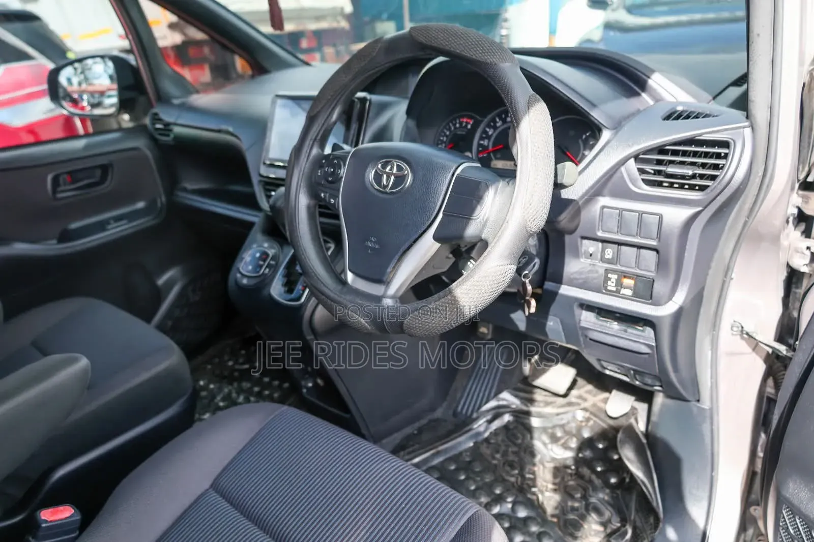 Toyota Voxy 2018 Gray